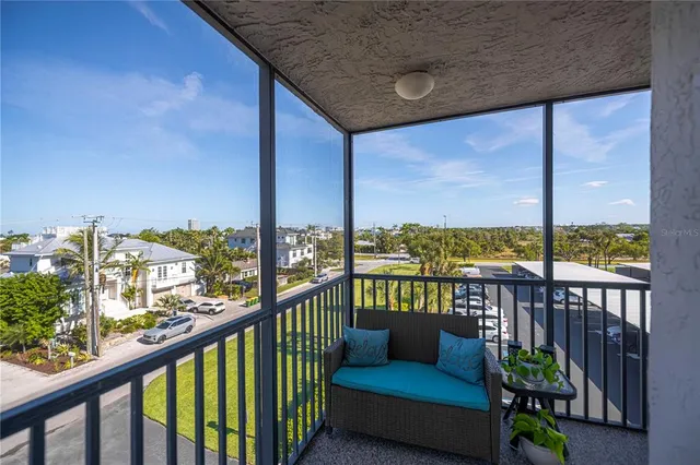 $650,000 | 1001 Benjamin Franklin Drive, Unit 406, Sarasota, FL 34236