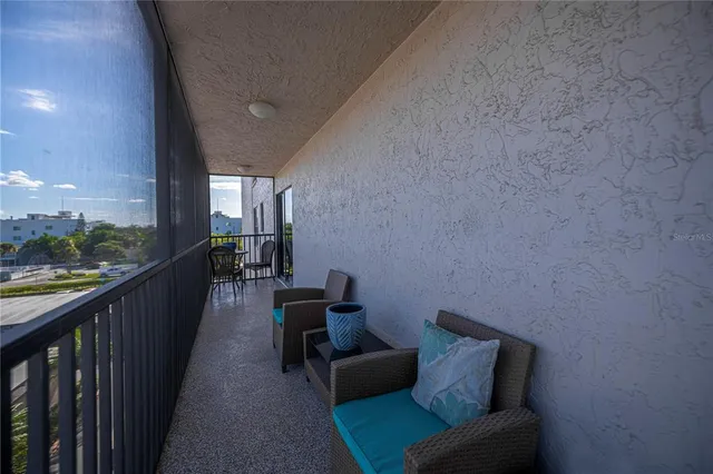 $650,000 | 1001 Benjamin Franklin Drive, Unit 406, Sarasota, FL 34236