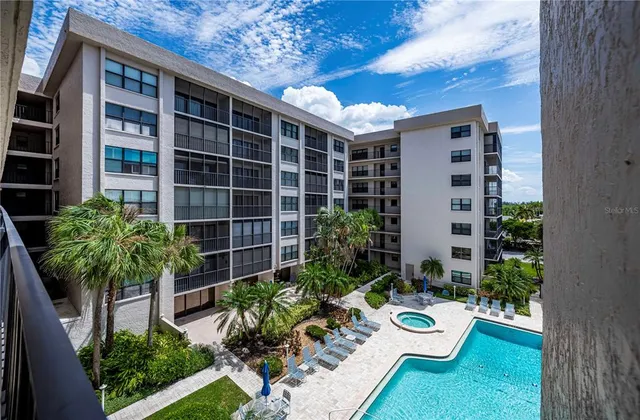 $650,000 | 1001 Benjamin Franklin Drive, Unit 406, Sarasota, FL 34236