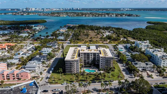 $650,000 | 1001 Benjamin Franklin Drive, Unit 406, Sarasota, FL 34236