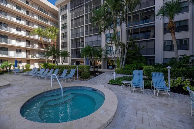 $650,000 | 1001 Benjamin Franklin Drive, Unit 406, Sarasota, FL 34236