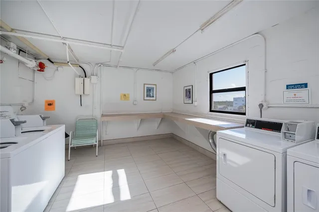 $650,000 | 1001 Benjamin Franklin Drive, Unit 406, Sarasota, FL 34236