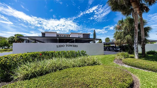 $650,000 | 1001 Benjamin Franklin Drive, Unit 406, Sarasota, FL 34236