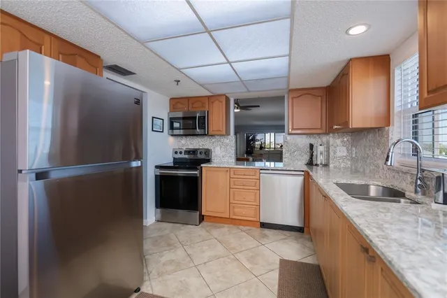 $650,000 | 1001 Benjamin Franklin Drive, Unit 406, Sarasota, FL 34236