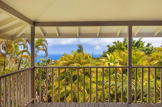 a view of a entryway