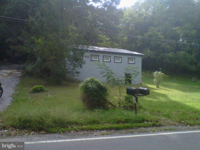 4033 Chestnut Grove Road Keedysville, MD 21756 - Photo 1 of 6 Exterior (Front)