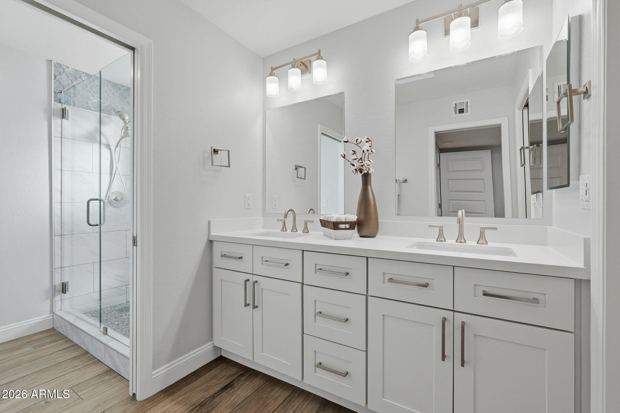 6322 North 19th Street Phoenix, AZ 85016 - Photo 21 of 47 Primary bath is gorgeous