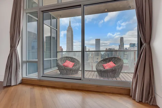 $4,750,000 | 556 3rd Avenue, Unit PHE | Murray Hill