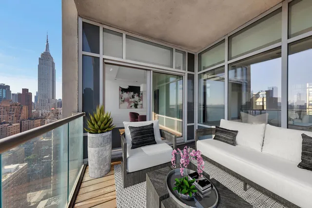 $4,750,000 | 556 3rd Avenue, Unit PHE | Murray Hill