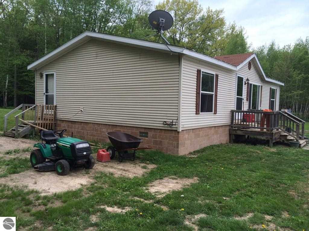 5005 Taylor Road Blanchard, MI 49310 - Photo 2 of 15 1780339-1.JPG