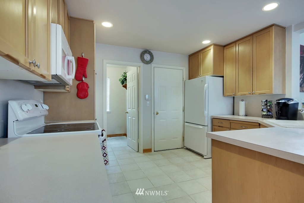 19112 110th Place Southeast, Unit D6 Renton, WA 98055 - Photo 11 of 22 Gallery Image 11