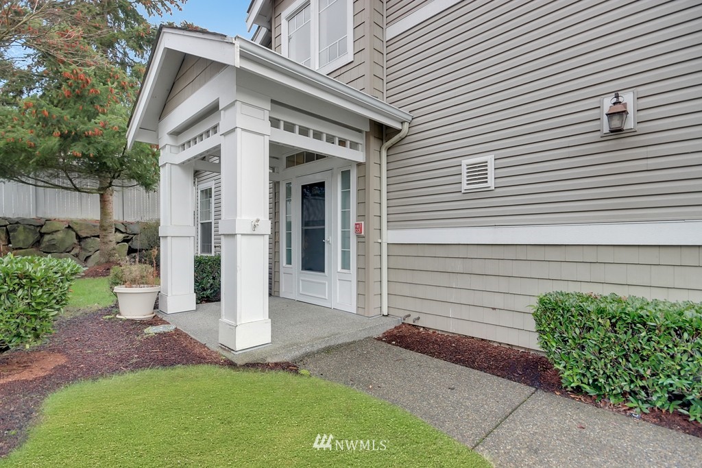 19112 110th Place Southeast, Unit D6 Renton, WA 98055 - Photo 4 of 22 Gallery Image 4