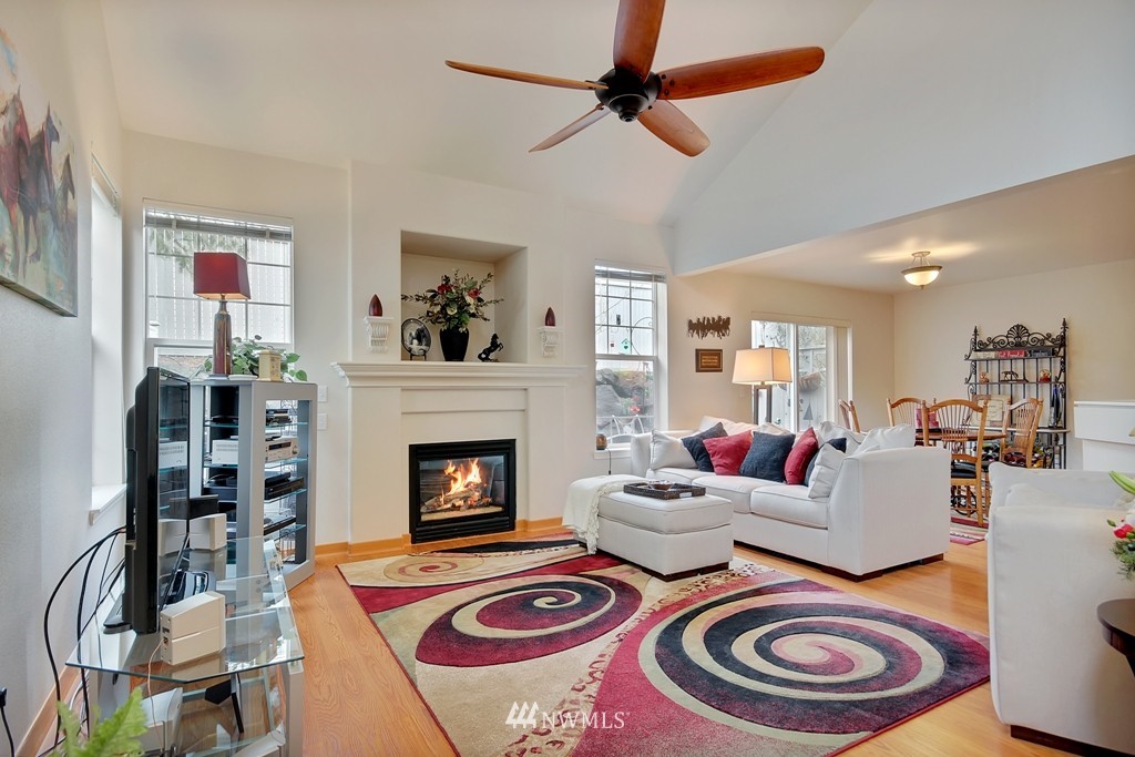 19112 110th Place Southeast, Unit D6 Renton, WA 98055 - Photo 7 of 22 Gallery Image 7