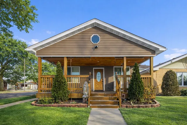 $299,900 | 4901 South Lorel Avenue, Chicago, IL 60638