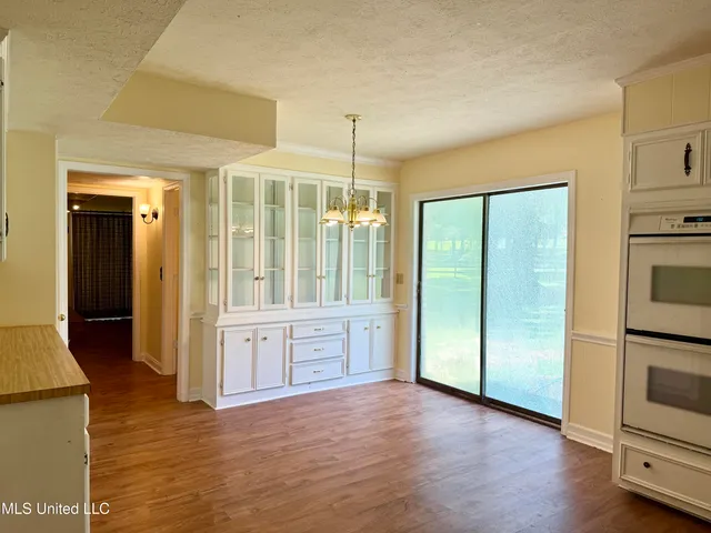 $300,000 | 202 Hand Drive, Flowood, MS 39232