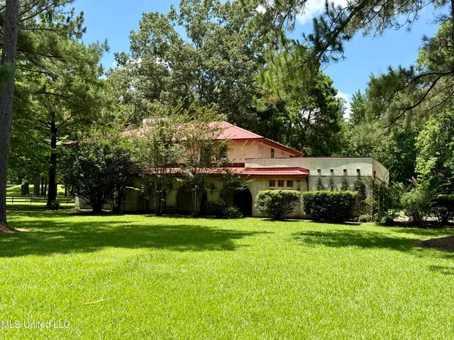 $300,000 | 202 Hand Drive, Flowood, MS 39232