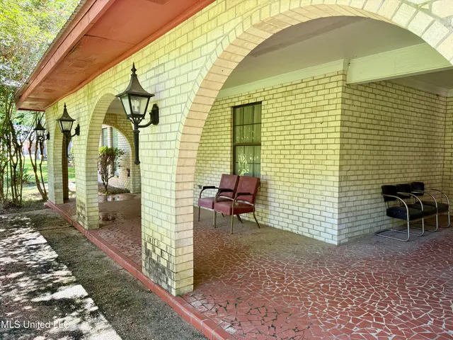 $300,000 | 202 Hand Drive, Flowood, MS 39232