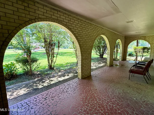 $300,000 | 202 Hand Drive, Flowood, MS 39232