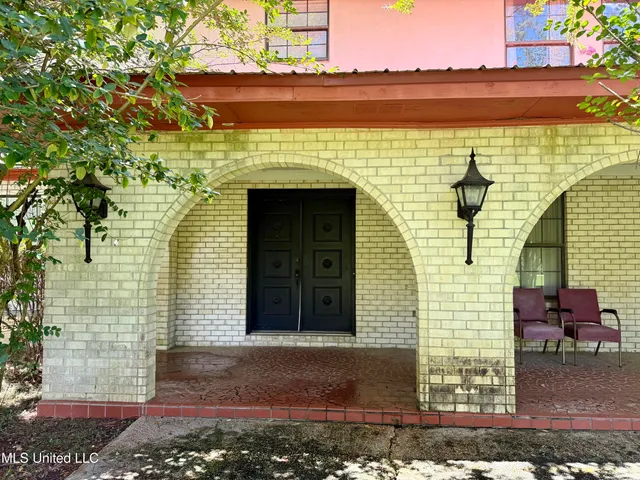 $300,000 | 202 Hand Drive, Flowood, MS 39232