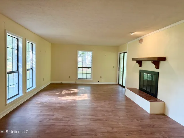 $300,000 | 202 Hand Drive, Flowood, MS 39232