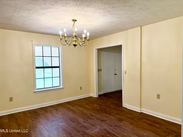 $300,000 | 202 Hand Drive, Flowood, MS 39232