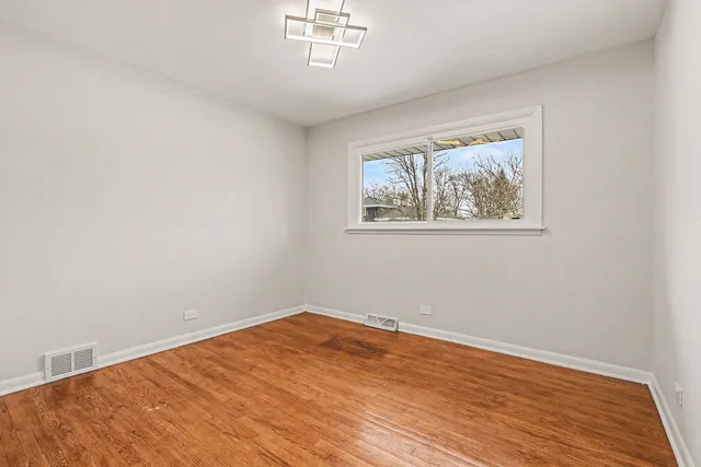 $224,700 | 16914 Parkside Avenue, South Holland, IL 60473