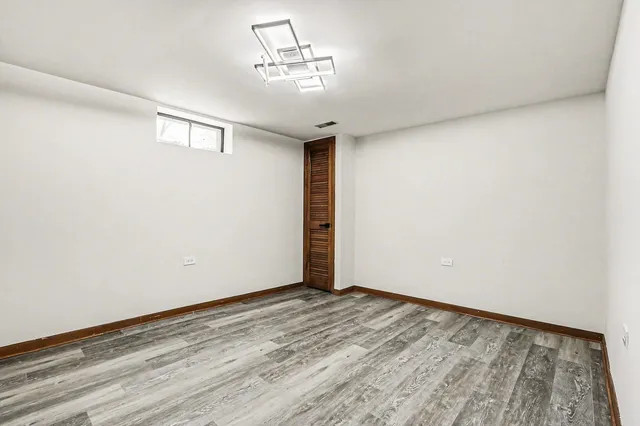 $224,700 | 16914 Parkside Avenue, South Holland, IL 60473