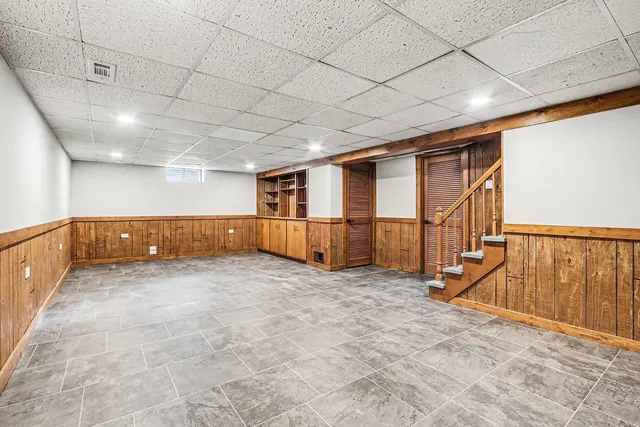 $224,700 | 16914 Parkside Avenue, South Holland, IL 60473