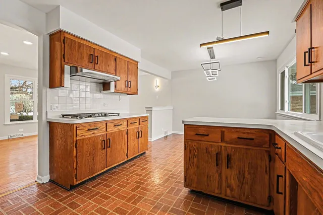 $224,700 | 16914 Parkside Avenue, South Holland, IL 60473