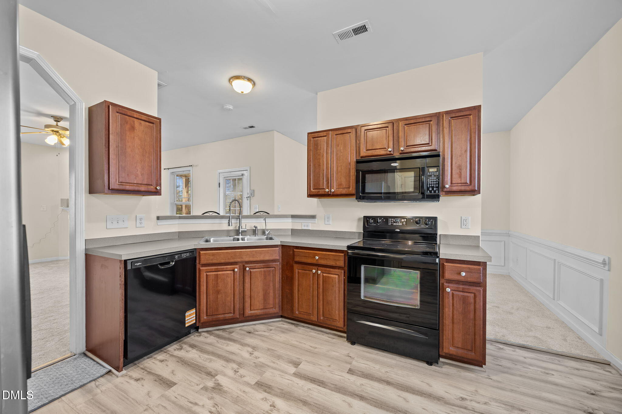 4009 Patriot Ridge Court Raleigh, NC 27610 - Photo 13 of 30 25-web-or-mls-IMG_9416