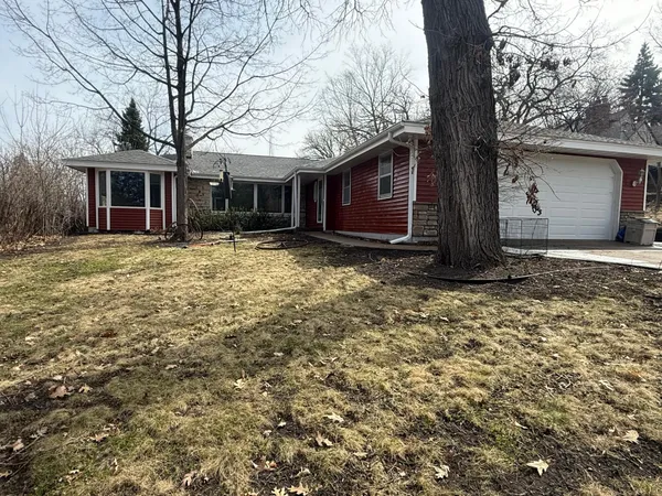 $425,000 | 20 Westwood Road, Minnetonka, MN 55305