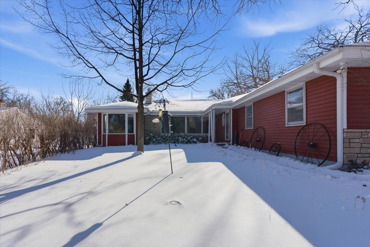 20 Westwood Road Minnetonka, MN 55305 - Photo 2 of 10