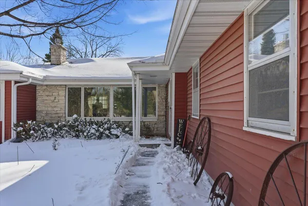 $425,000 | 20 Westwood Road, Minnetonka, MN 55305