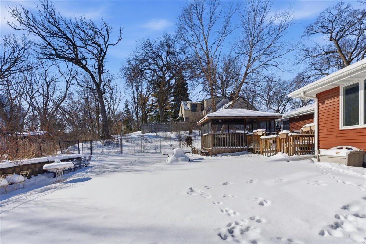 20 Westwood Road Minnetonka, MN 55305 - Photo 9 of 10