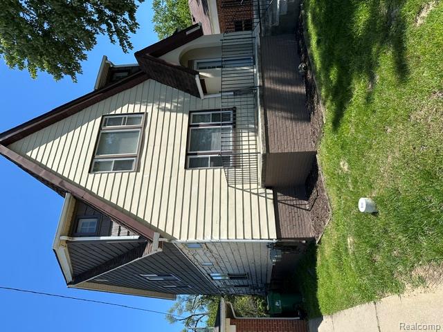24320 Flower Avenue Eastpointe, MI 48021 - Photo 2 of 29