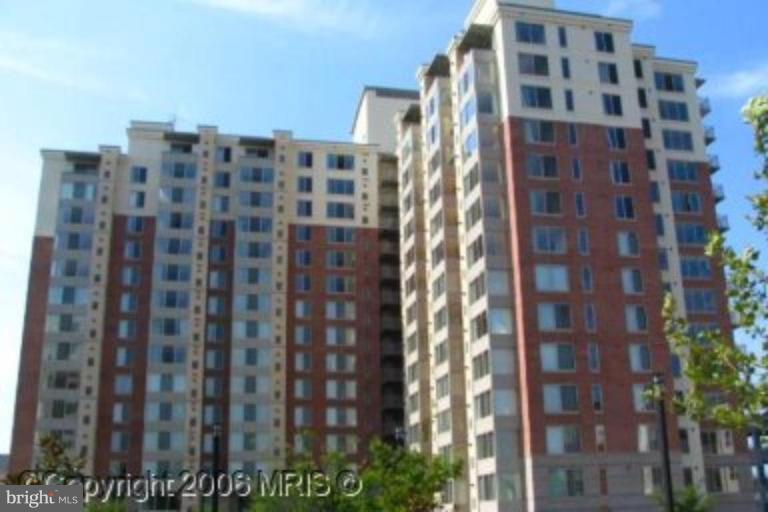 2726 Gallows Road, Unit 1416 Vienna, VA 22180 - Photo 18 of 22 a view of a building