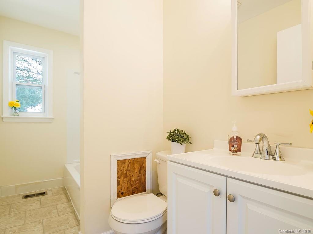 2515 Milton Road Charlotte, NC 28215 - Photo 4 of 24 Gallery Image 4