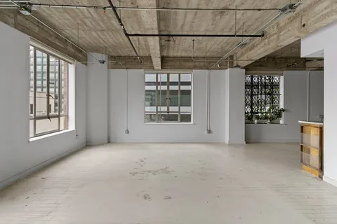 $2,950 | 710 Colorado Street, Unit 4H, Austin, TX 78701