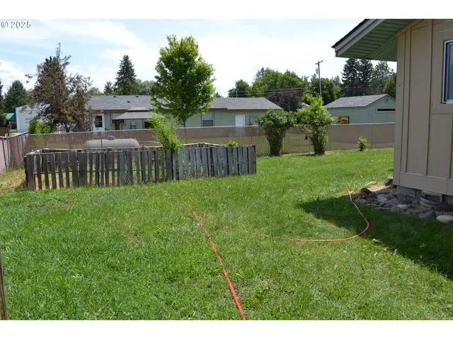 $240,500 | 203 South Alder Street, Wallowa, OR 97885