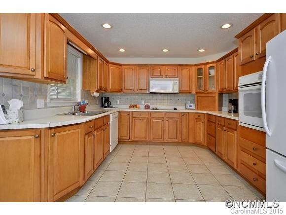 36 Warren Road Candler, NC 28715 - Photo 8 of 24 Gallery Image 8