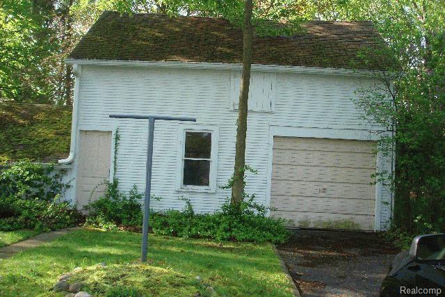 35590 Pound Road Richmond, MI 48062 - Photo 5 of 10 Garage