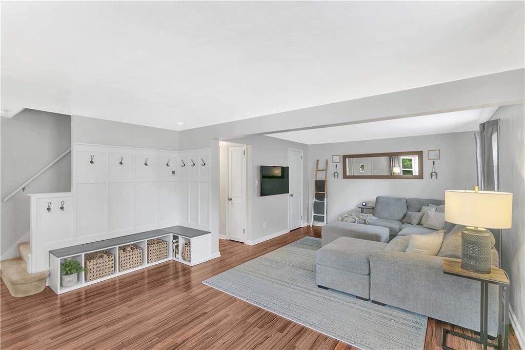 5105 Glenhurst Road Pittsburgh, PA 15207 - Photo 4 of 25 Gallery Image 4