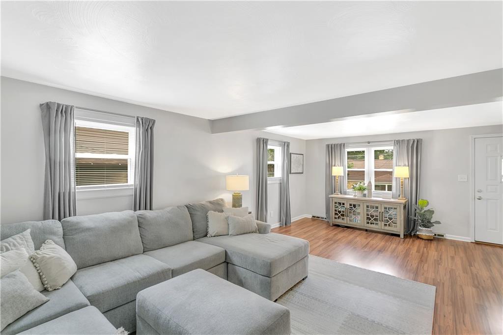 5105 Glenhurst Road Pittsburgh, PA 15207 - Photo 5 of 25 Gallery Image 5