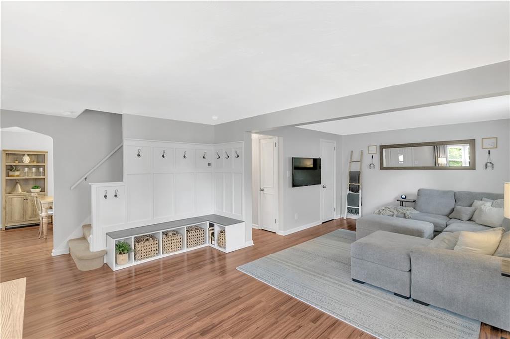 5105 Glenhurst Road Pittsburgh, PA 15207 - Photo 7 of 25 Gallery Image 7