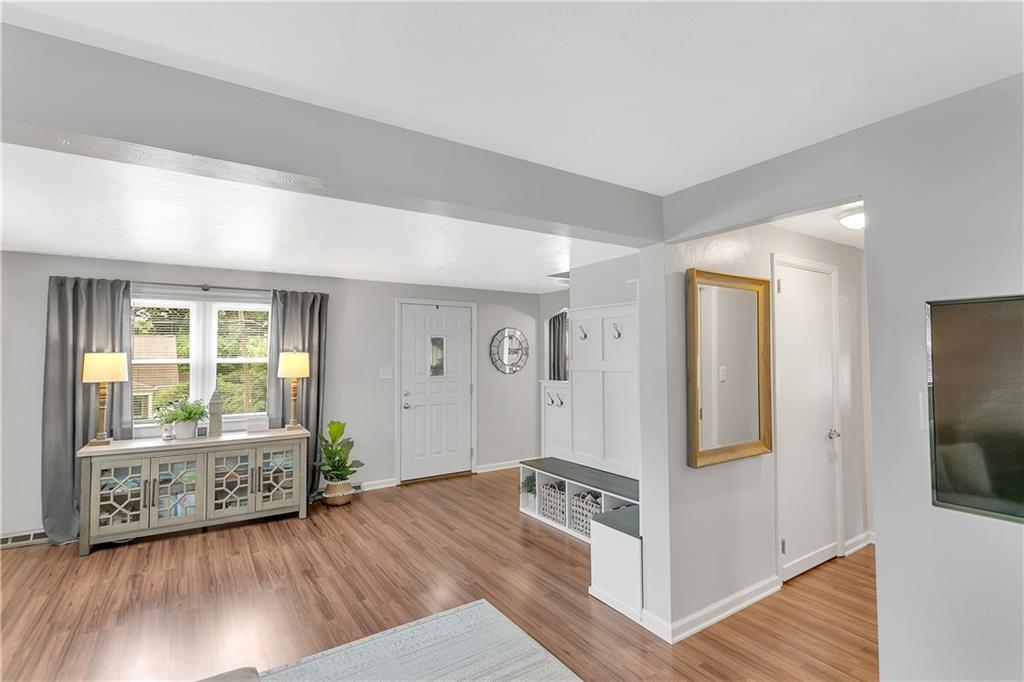 5105 Glenhurst Road Pittsburgh, PA 15207 - Photo 8 of 25 Gallery Image 8