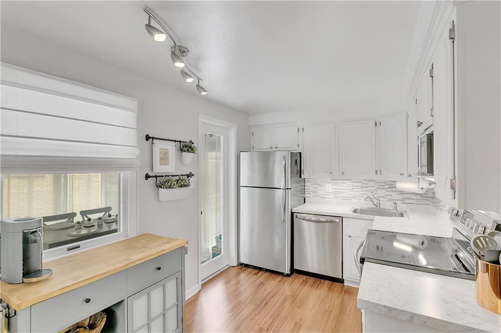 5105 Glenhurst Road Pittsburgh, PA 15207 - Photo 9 of 25 Gallery Image 9