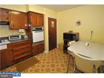 1074 Victoria Road Warminster, PA 18974 - Photo 8 of 12 Kitchen