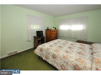 1074 Victoria Road Warminster, PA 18974 - Photo 9 of 12 Bedroom - Main