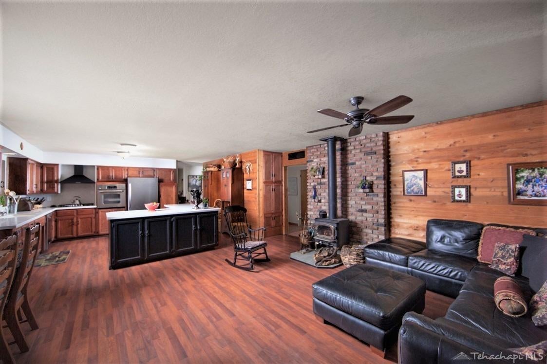 17610 Water Canyon Road Tehachapi, CA 93561 - Photo 4 of 16 Gallery Image 4