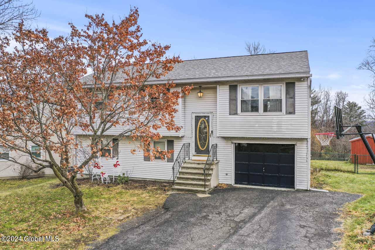 19 Daniel Street Rensselaer, NY 12144 - Photo 1 of 25 Front of house